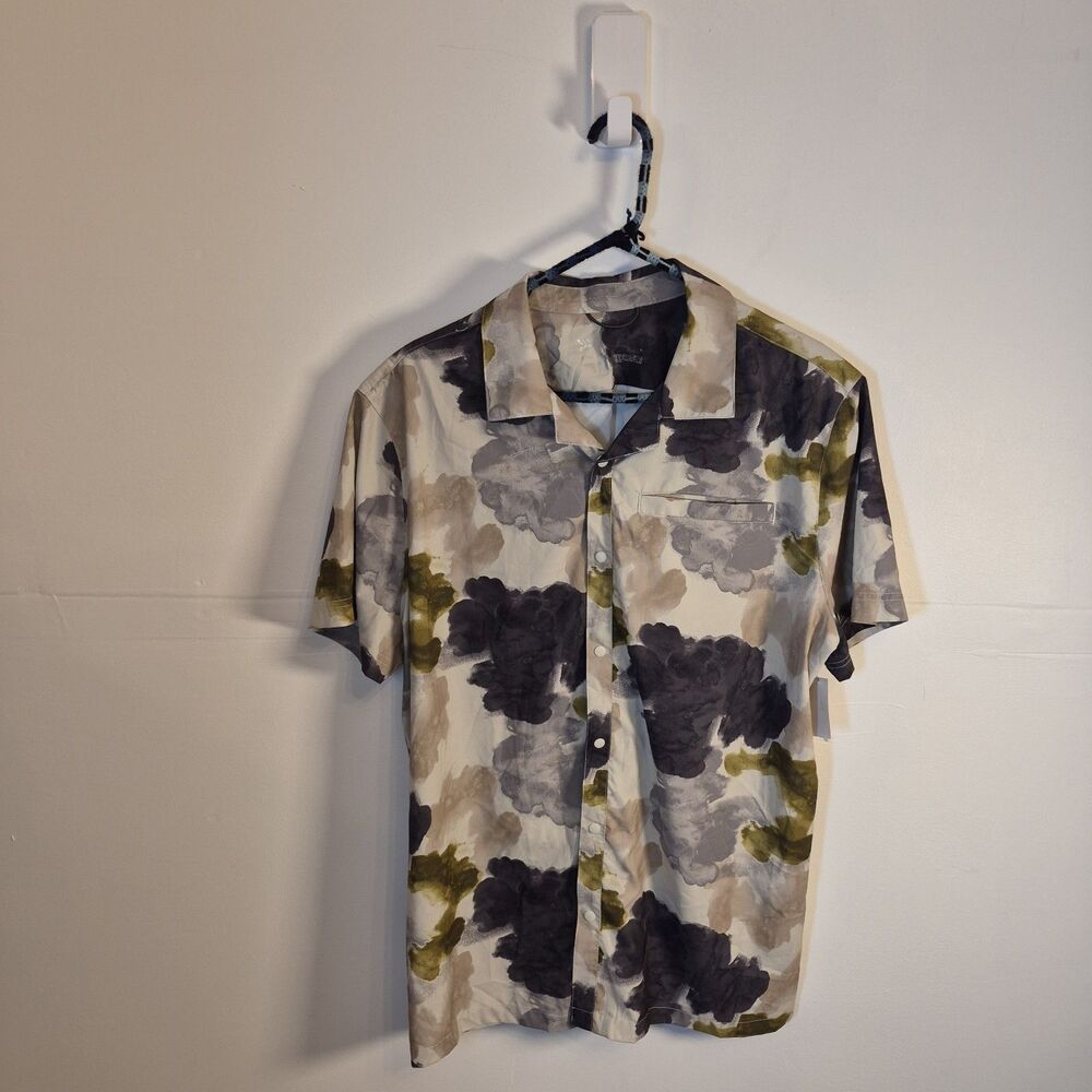 All In Motion Men's Resort Shirt Size XL Gray Watercolors Moisture Wicking UPF50
